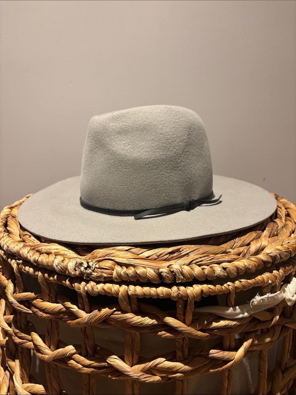 Wilfred Light Gray Wide-Brim Felt Fedora with Slim Black Band